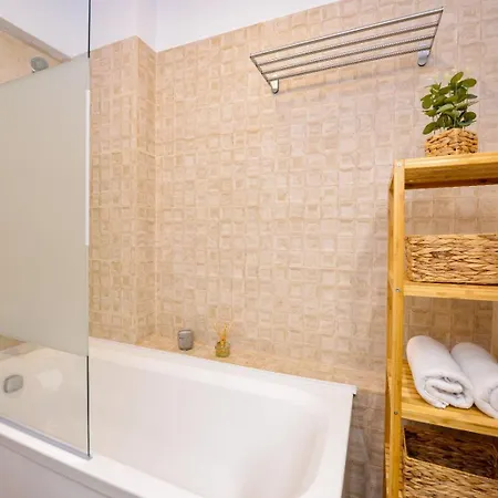 - Private Parking Apartamento