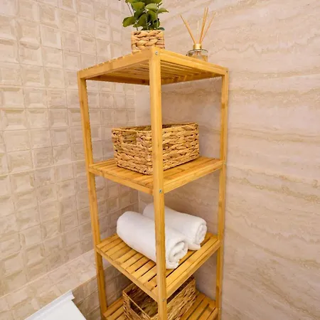 - Private Parking Bukarest