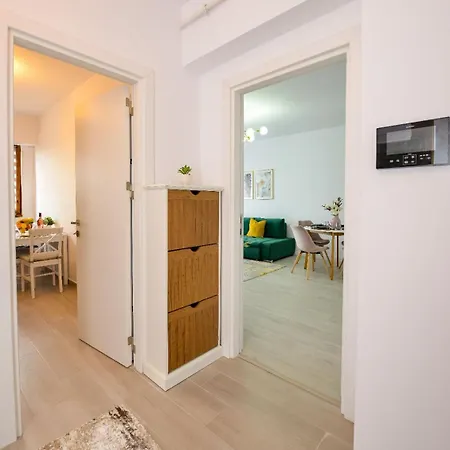 - Private Parking Lejlighed Bukarest