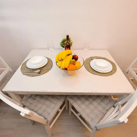 - Private Parking Bukarest