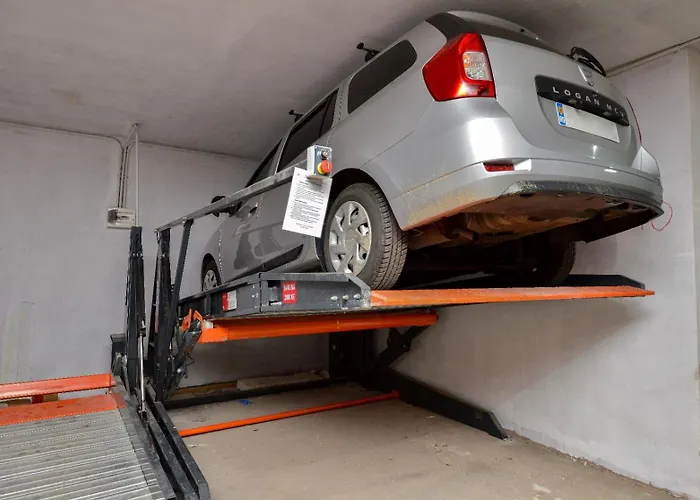 - Private Parking Апартаменти Бухарест